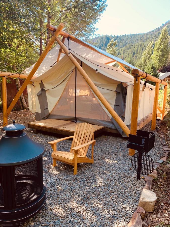 Umpqua'S Last Resort - Wilderness Cabins, Rv Park & Glamping Idleyld Park Екстериор снимка