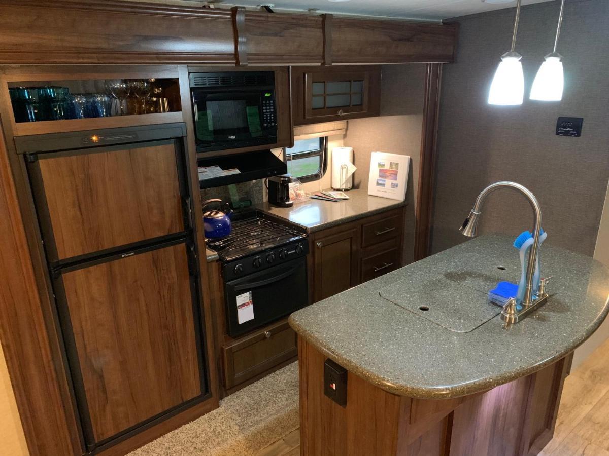 Umpqua'S Last Resort - Wilderness Cabins, Rv Park & Glamping Idleyld Park Екстериор снимка