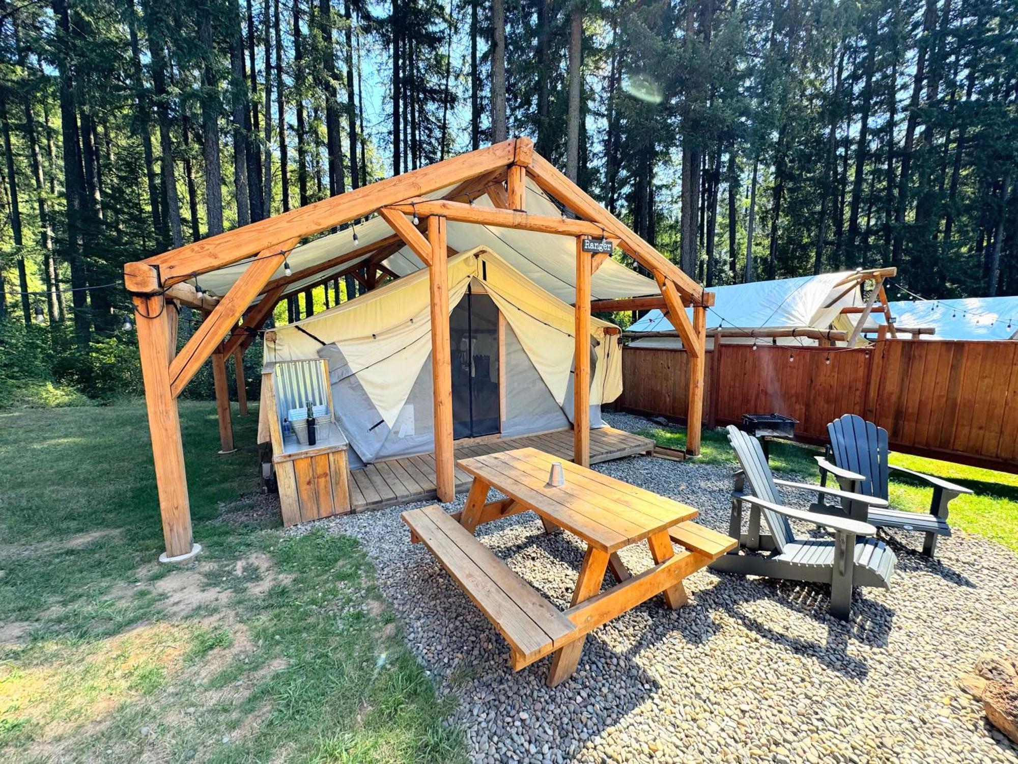Umpqua'S Last Resort - Wilderness Cabins, Rv Park & Glamping Idleyld Park Екстериор снимка