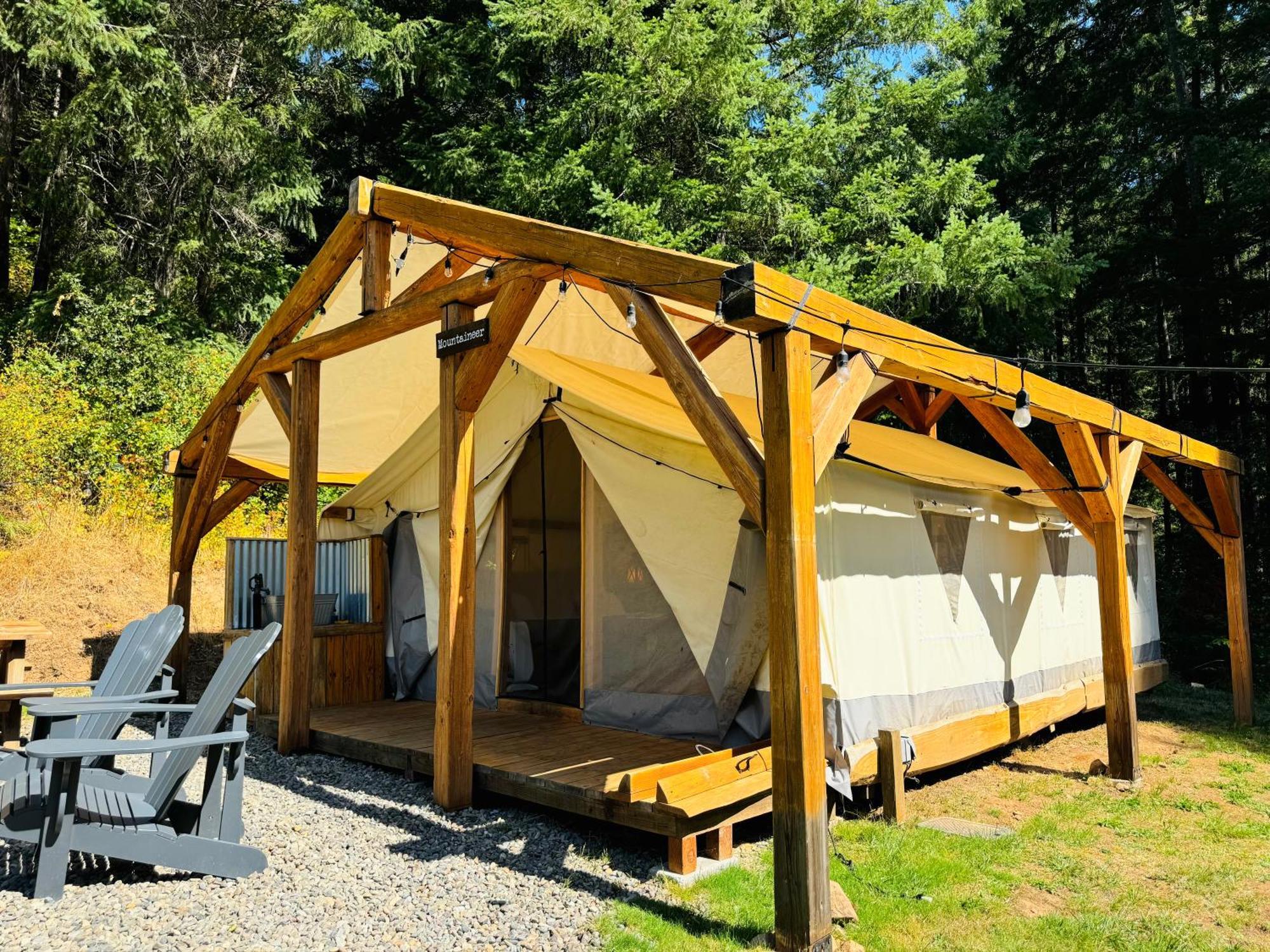 Umpqua'S Last Resort - Wilderness Cabins, Rv Park & Glamping Idleyld Park Екстериор снимка