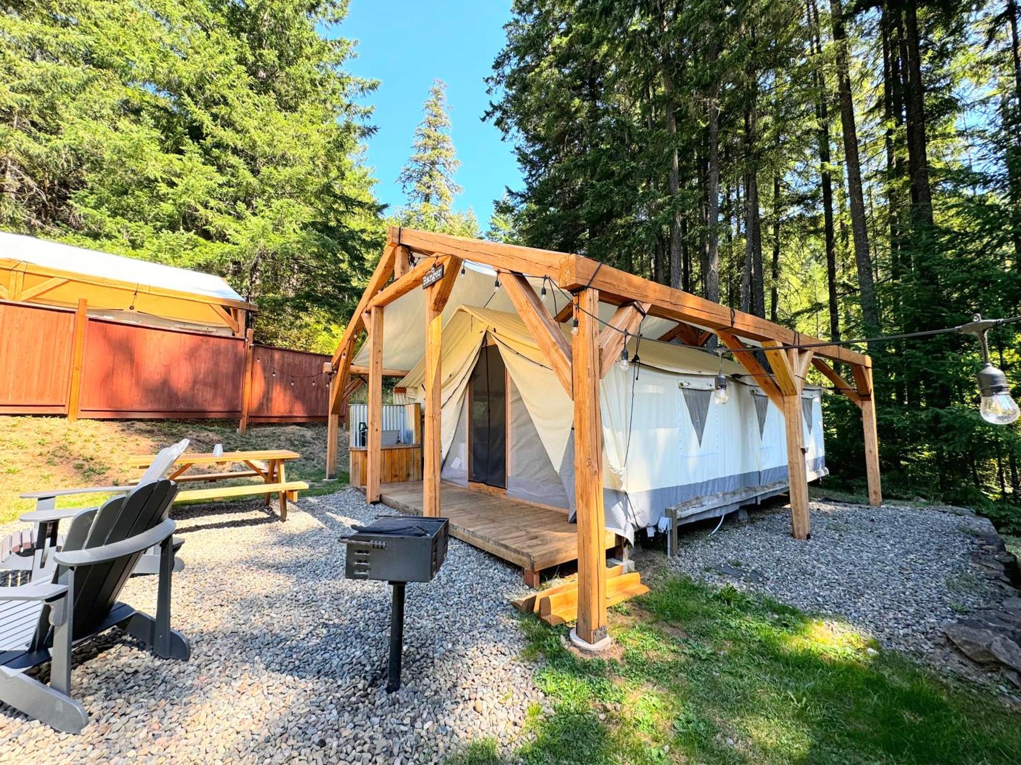 Umpqua'S Last Resort - Wilderness Cabins, Rv Park & Glamping Idleyld Park Екстериор снимка