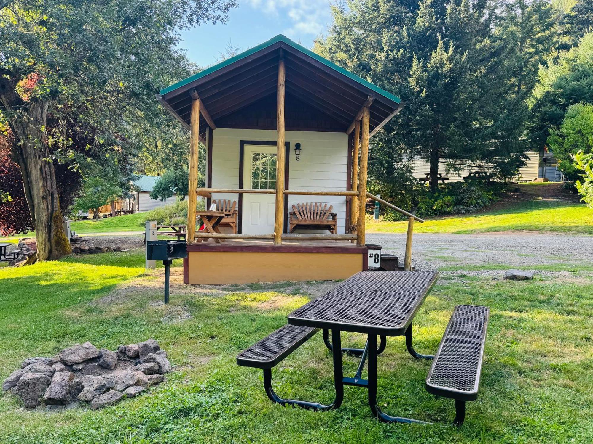 Umpqua'S Last Resort - Wilderness Cabins, Rv Park & Glamping Idleyld Park Екстериор снимка