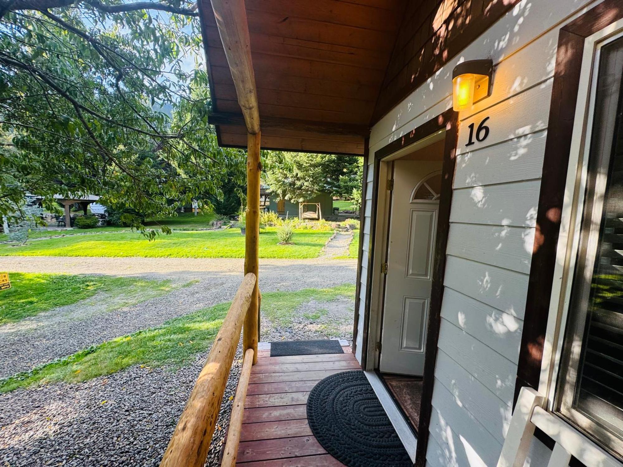 Umpqua'S Last Resort - Wilderness Cabins, Rv Park & Glamping Idleyld Park Екстериор снимка