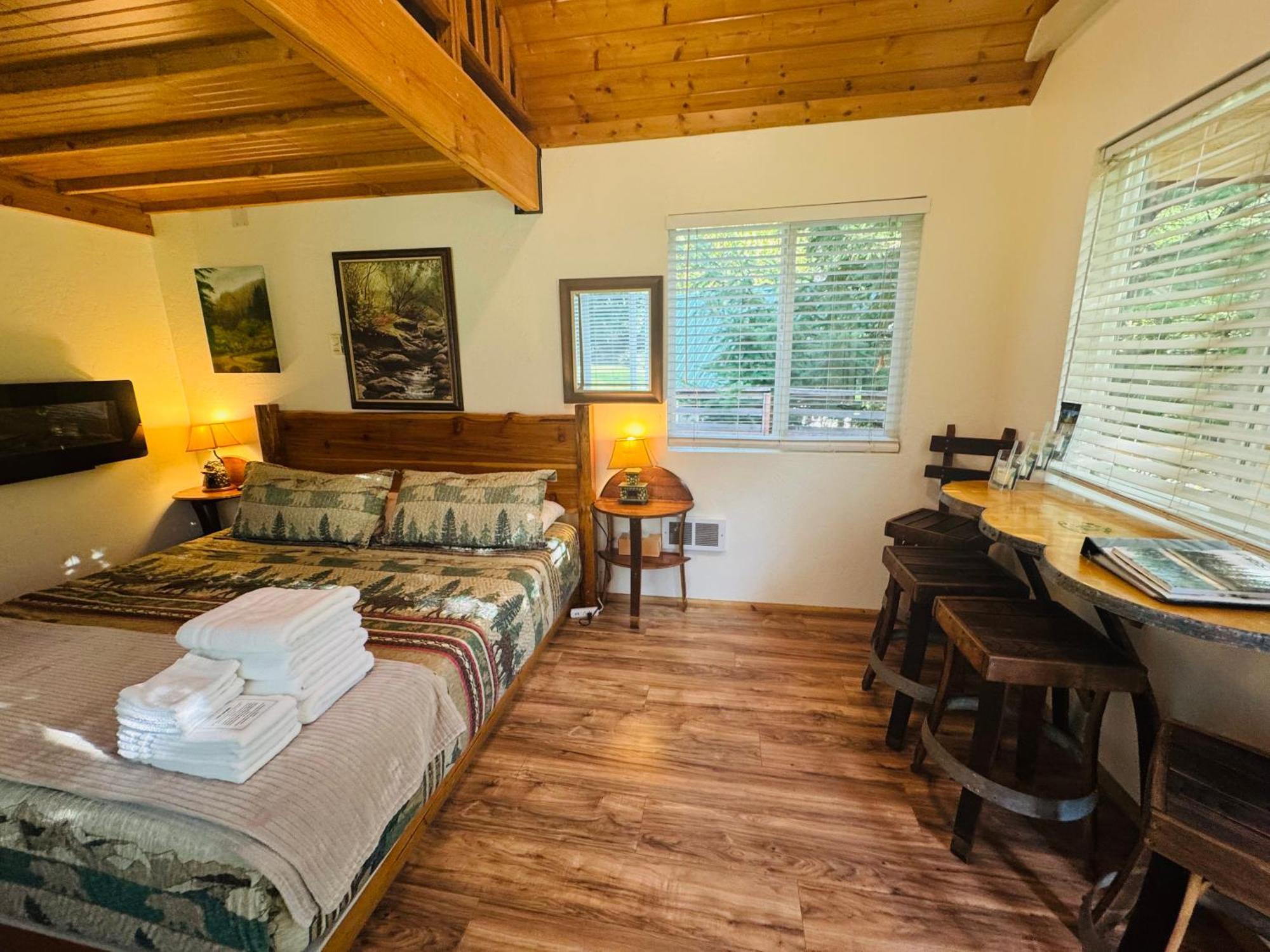 Umpqua'S Last Resort - Wilderness Cabins, Rv Park & Glamping Idleyld Park Екстериор снимка