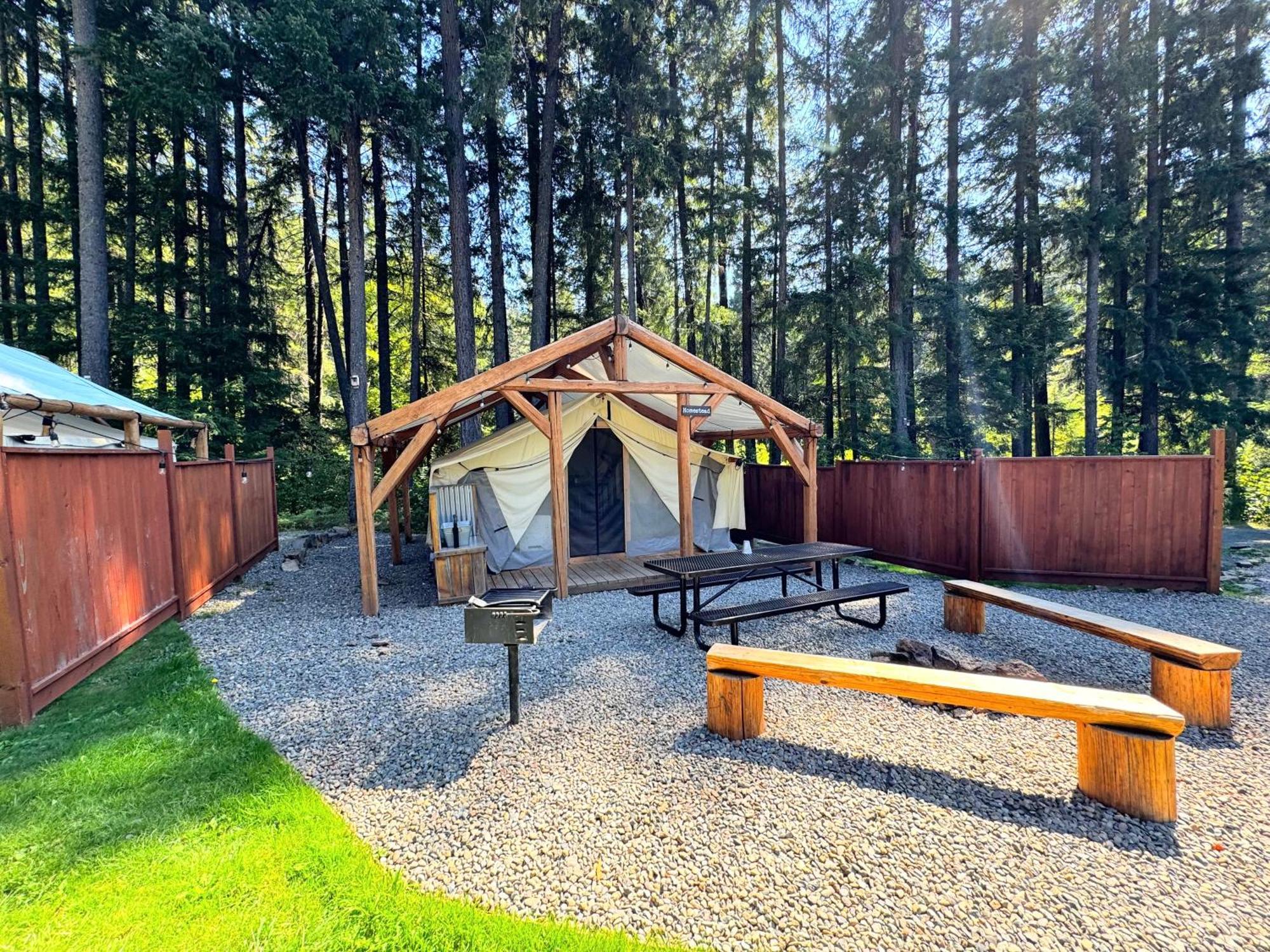 Umpqua'S Last Resort - Wilderness Cabins, Rv Park & Glamping Idleyld Park Екстериор снимка